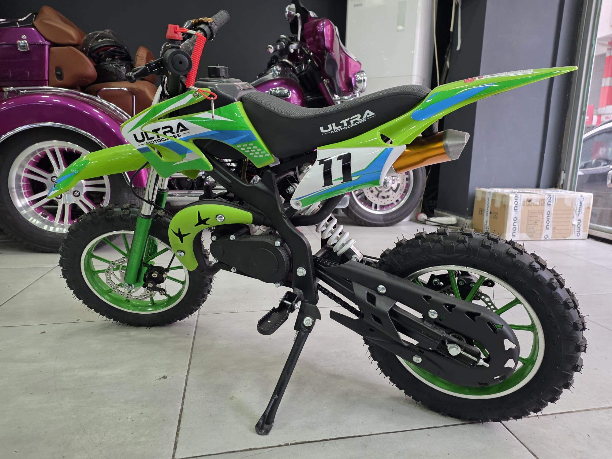 Çocuk motosiklet detay afişi